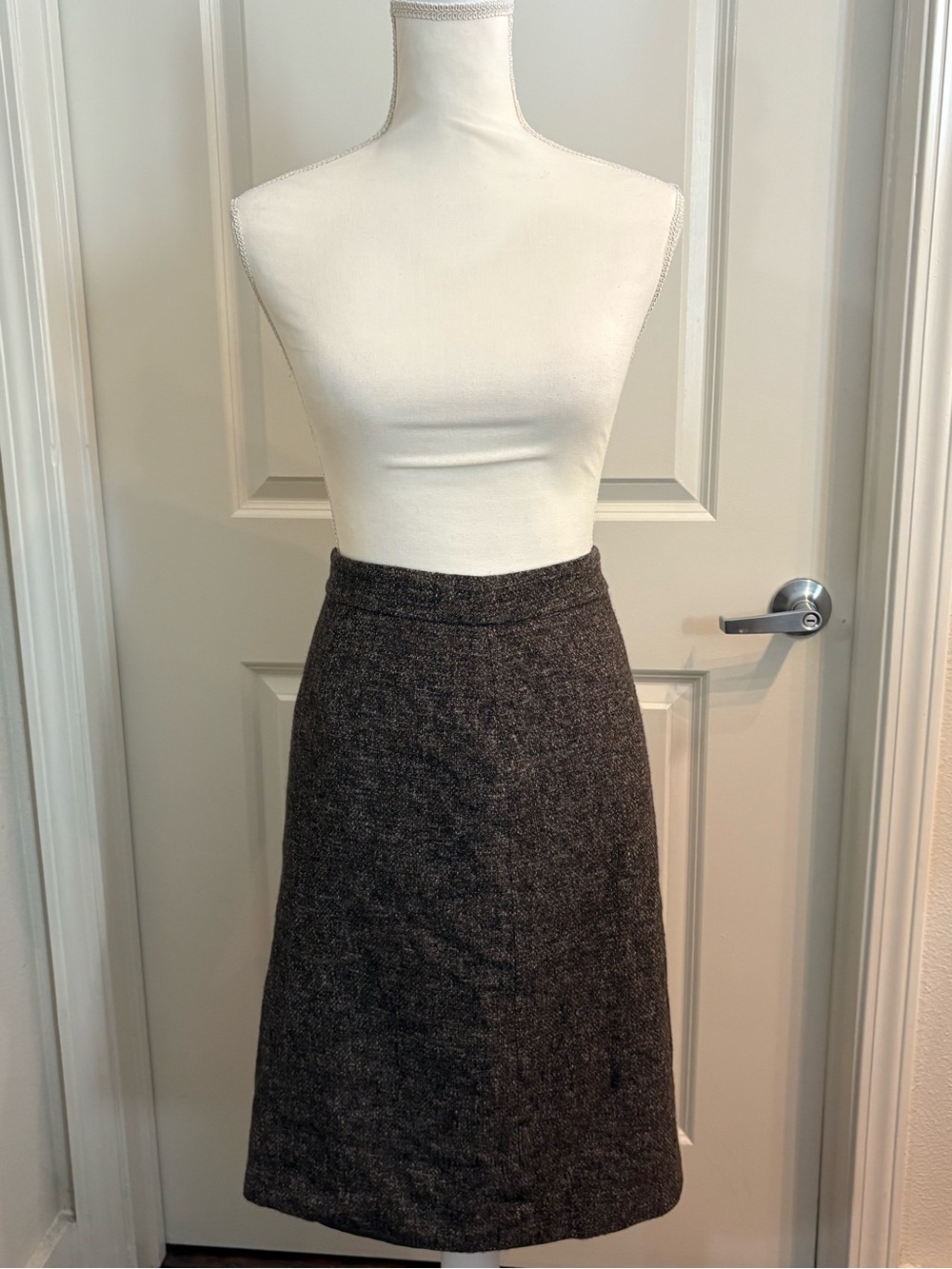 Ann Taylor Classic Wool-Blend A-Line Skirt in Brown - 14